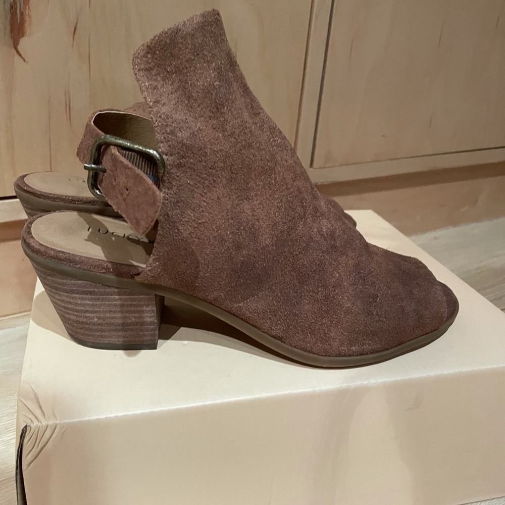 Lucky brand bootie